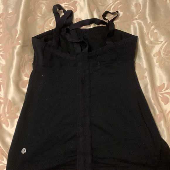 Lululemon - Picture 2 of 16